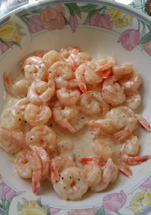 A picture of Simple shrimps in cream sauce.
