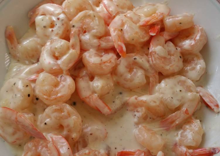 Simple shrimps in cream sauce