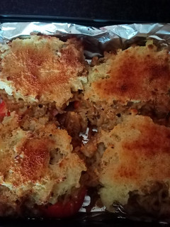 Una foto de Pimiento rojo relleno de patatas y carne