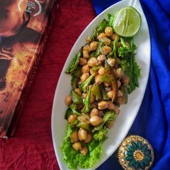 A picture of Healthy cheakpeas salad.