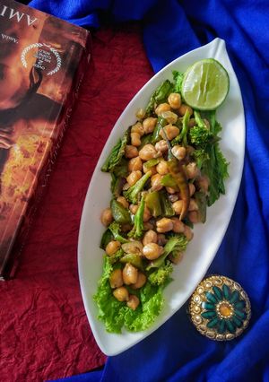 A picture of Healthy cheakpeas salad.