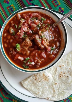 A picture of Pinto Beans with Beef Ribs.