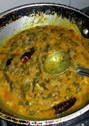 A picture of Dal tadka. Bachelor style.