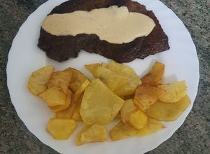 Una foto de Filete de babilla con salsa roquefort