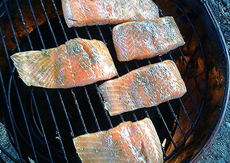 Recipe of Homemade smoked salmon