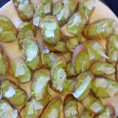 A picture of Enlist pea puree with brie cheese.