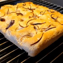 A picture of Easy peasy foccacia.