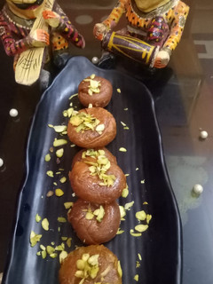 A picture of Balushahi.