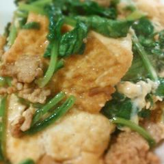 A picture of Easy and Delicious Tofu and Spinach Champuru (Okinawan Stir-Fry).