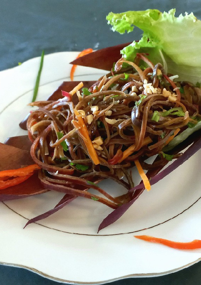 Una foto de Ensalada vietnamita de Flor de Banano