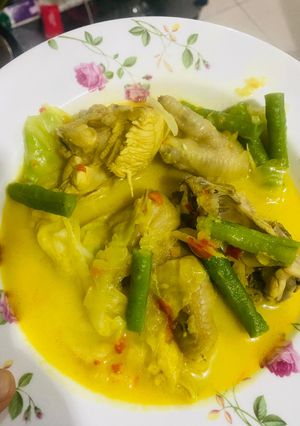Resipi Ayam Masak Lemak Cili Api Style Johor oleh Erma Yusnida - Cookpad