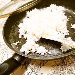 A picture of How to Make Rice in a Frying Pan.