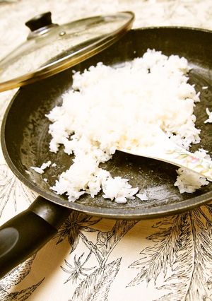 A picture of How to Make Rice in a Frying Pan.