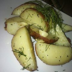 A picture of Oven Roasted Red Potatoes.