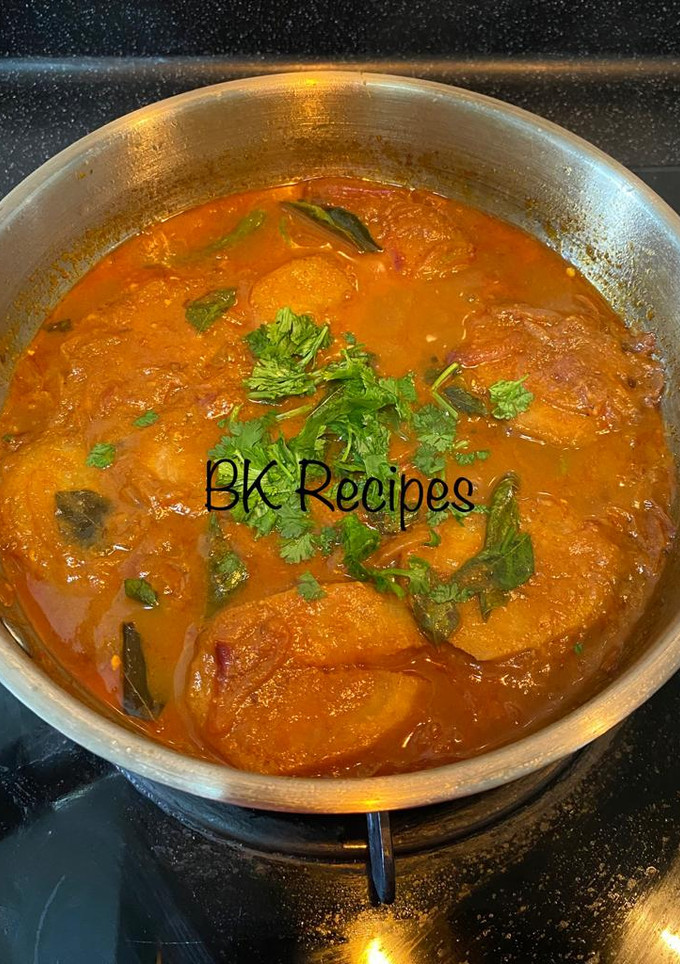 சைவ மீன் குழம்பு(வாழைக்காய்) செய்முறை முக்கிய புகைப்படம்