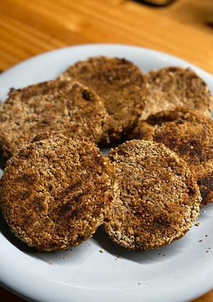 Una foto de Hamburguesas de batata y poroto mung 🍠🫘 opción vegana