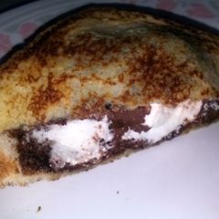 A picture of S'more sammie.