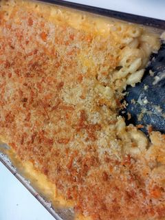A picture of Macaroni & cheese.