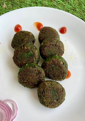 हरा भरा कबाब(hara bhara kabab recipe in hindi) रेसिपी मुख्य फोटो