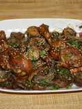 ESTOFADO DE MUSLOS DE POLLO CON BERENJENA JAPONESA Y HONGOS CREMINICON FIDEOS DE ARROZ. JON STYLE