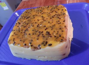 Una foto de Postre de maracuyá