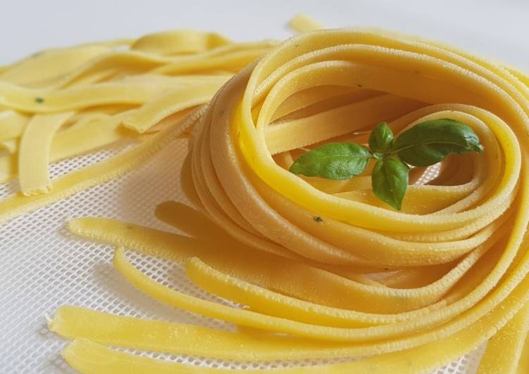 Tagliatelle al basilico