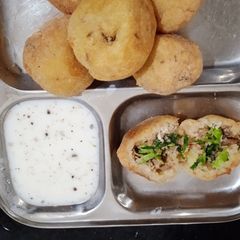 A picture of ફરાળી પેટીસ.