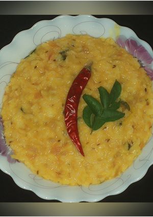 A picture of Daal Khichadi (with leftover daal).
