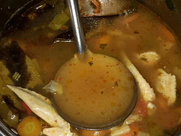 Cara Mudah Menyiapkan Resep Sayur sop sayap ali alie pedas yang Sempurna Anti Ribet, Uenak Banget