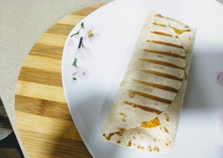 Burrito de pollo con salsa gaucha