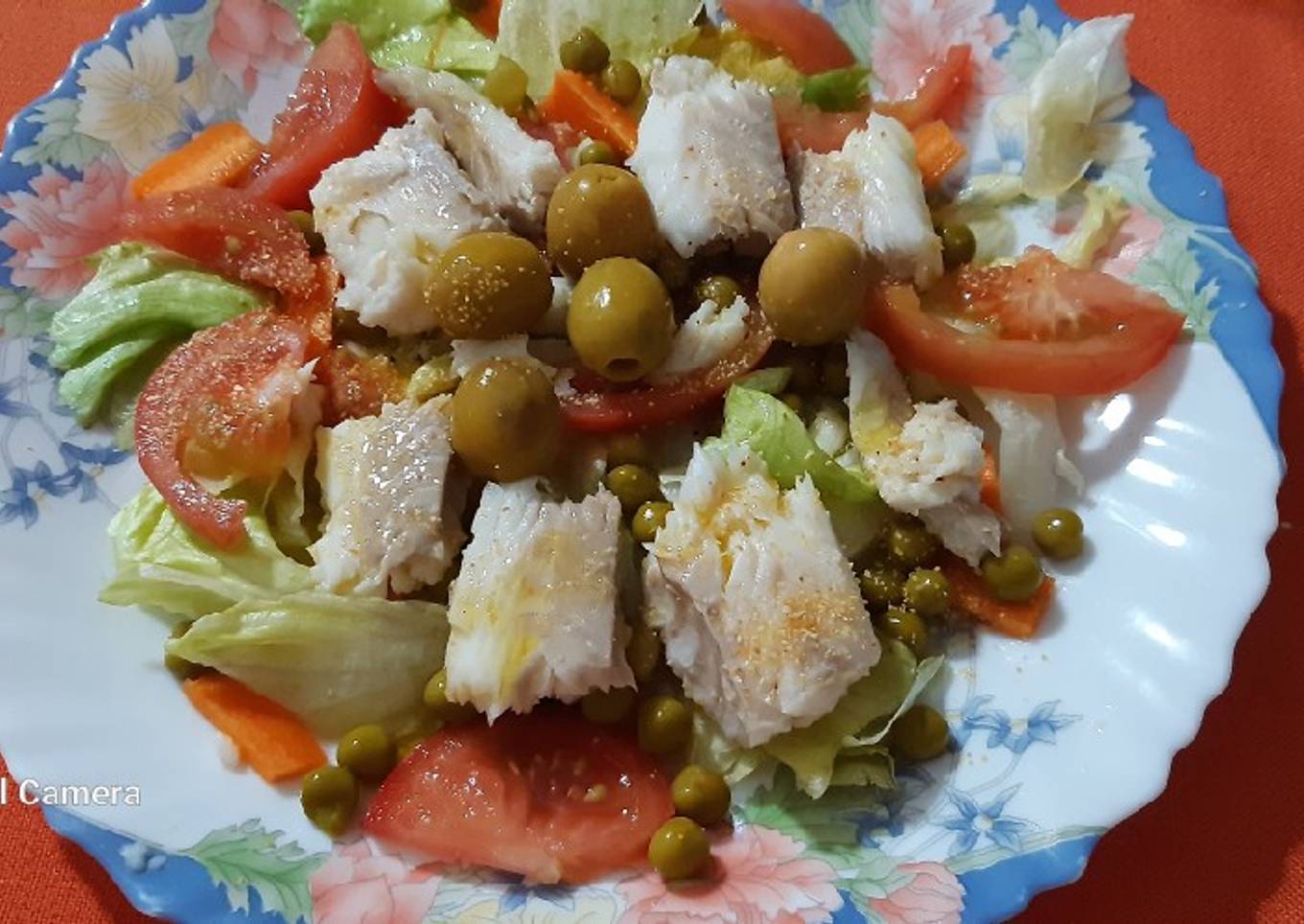 Ensalada variada con pescadilla