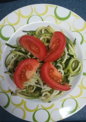 Foto principal de Espaguetis veganos de calabacín al pesto