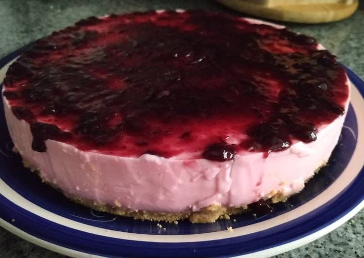 Recipe of Any-night-of-the-week Tarta de queso y gelatina de fresa