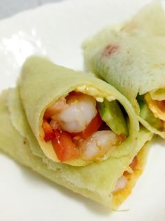 รูปของ Wrap กุ้งย่าง ใช้แป้งโรตีสายไหม
