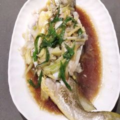 A picture of Steamed Fish.