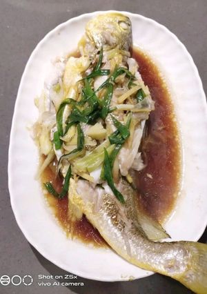 A picture of Steamed Fish.