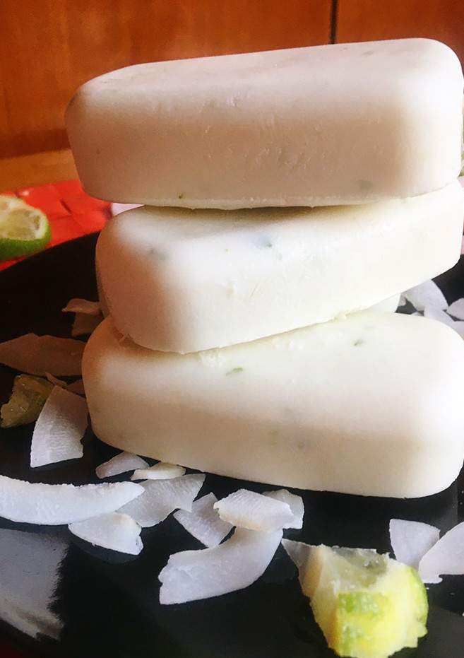 Una foto de Helados de coco y lima