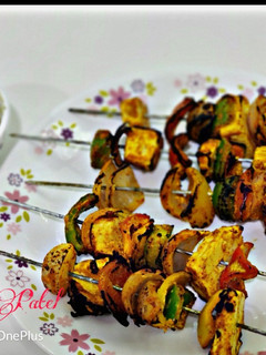 પનીર ટિક્કા (paneer tikka recipe in gujarati) રેસીપી મુખ્ય ફોટો