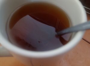 Una foto de Te de dengibre con moras 🫐😍😍