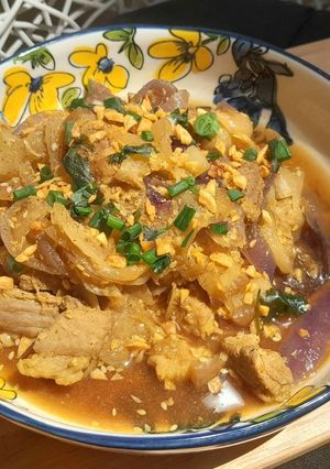 Hình của món Thịt xào hành tây cà ri.