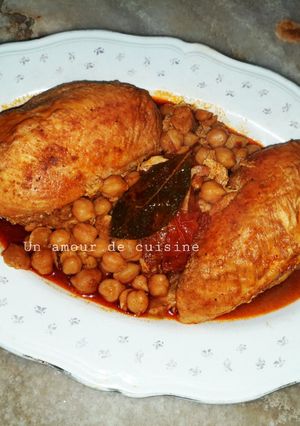 Une photo de Poulet sauce rouge 🍴