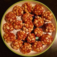 A picture of Peanut Laddu.
