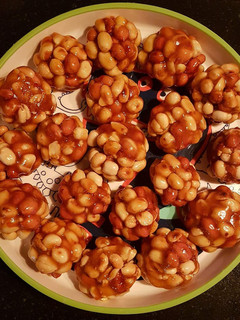 A picture of Peanut Laddu.