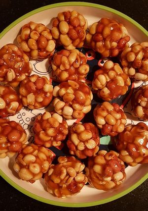 A picture of Peanut Laddu.