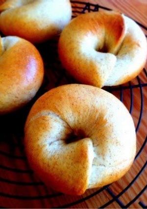 A picture of Honey and Whole Wheat Bagels.