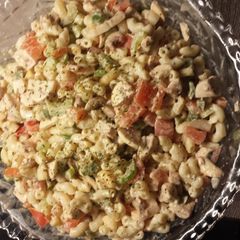 A picture of Vegetables macaroni salad.