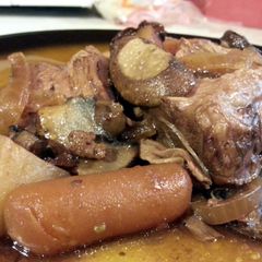 A picture of savory pot roast.