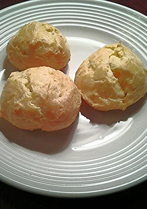 A picture of Cheddar Cheese Puffs.