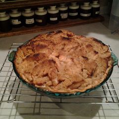 A picture of Old Fashioned Apple Crumb Pie.