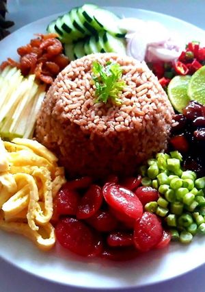 รูปของ ข้าวคลุกกะปิ Khao kluk kapi (Shrimp Paste Fried Rice)
